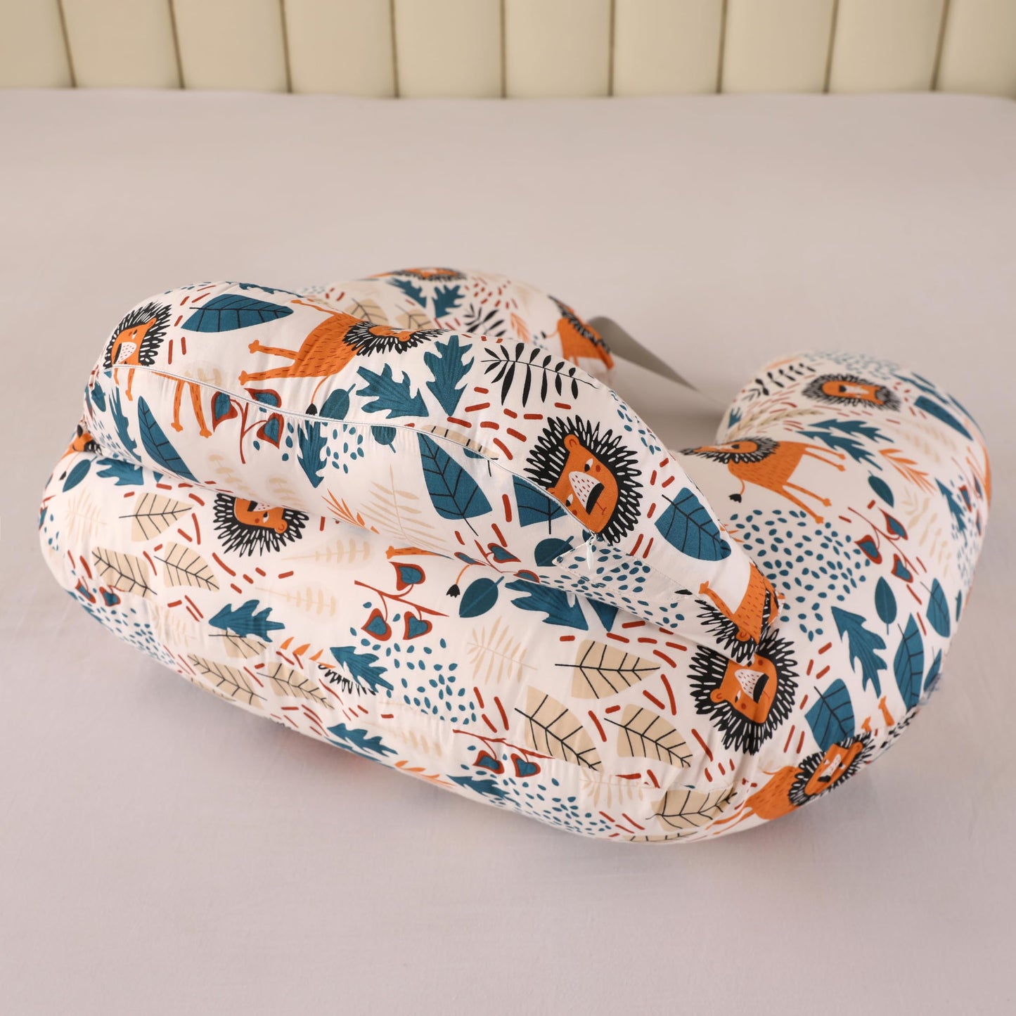Nursing Pillow for Breastfeeding: 100% Cotton Infant Feeding Pillow Multifunctional Pregnancy Feeding Pillows for Mom Ergonomic Support U Shaped Nursing Maternity Pregnancy Gift (Cartoon Lion)