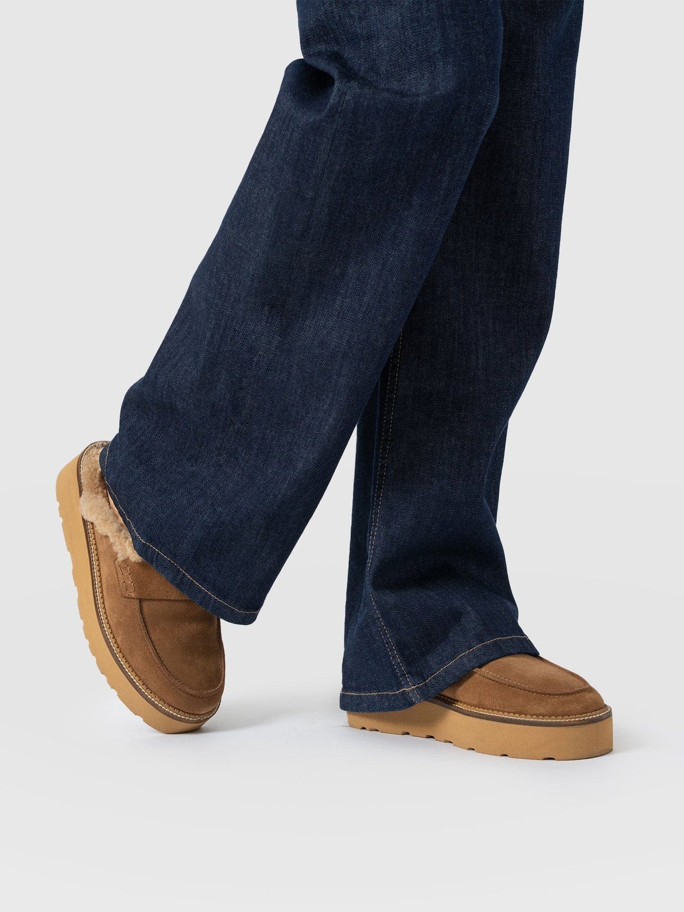 Saint + Sofia - Sloane Shearling Clog - Camel