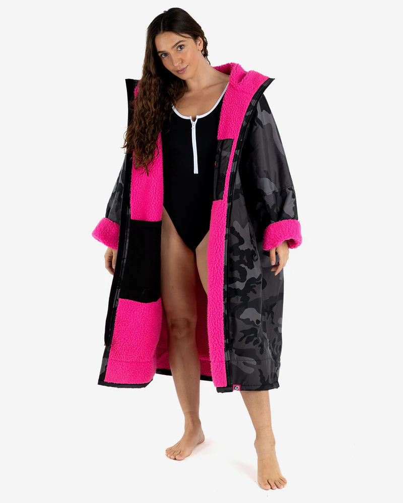Dryrobe® - Black Camo Pink Advance Changing Robe